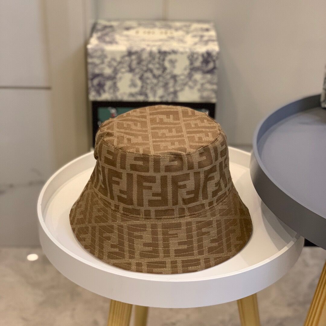 

Luxury men designer bucket hat light brown winter women hats 2020 designer hats for traveling casual fashion luxury men Bucket Hat, Same as pic