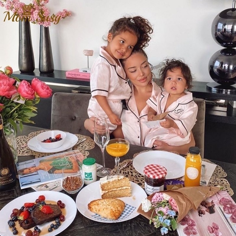 

Family Matching Cotton Pajamas Set Spring Summer Autumn Mother Daughter Girl Son Boy Homewear Shirt+Pant 2PCS Clothes 201128, Pink short