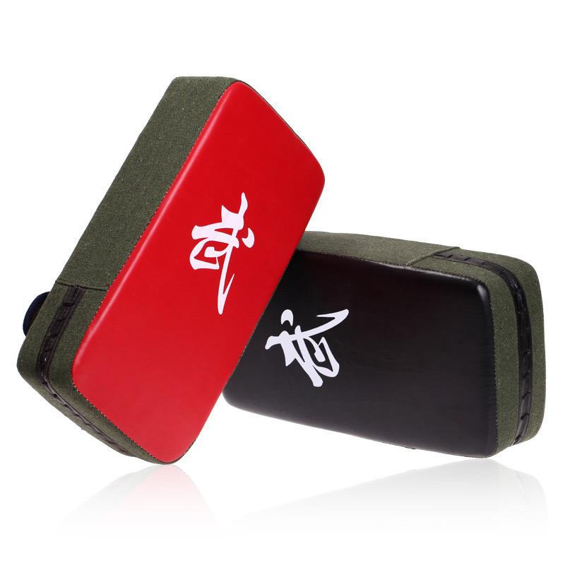 

PUNCHING KICKING PAD