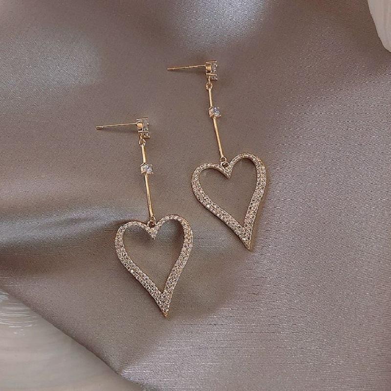 

Korean Needle Personality Exaggerated Long Wisp Of Empty Heart Earrings Temperament Design Feeling Full Of Love Earrings Women
