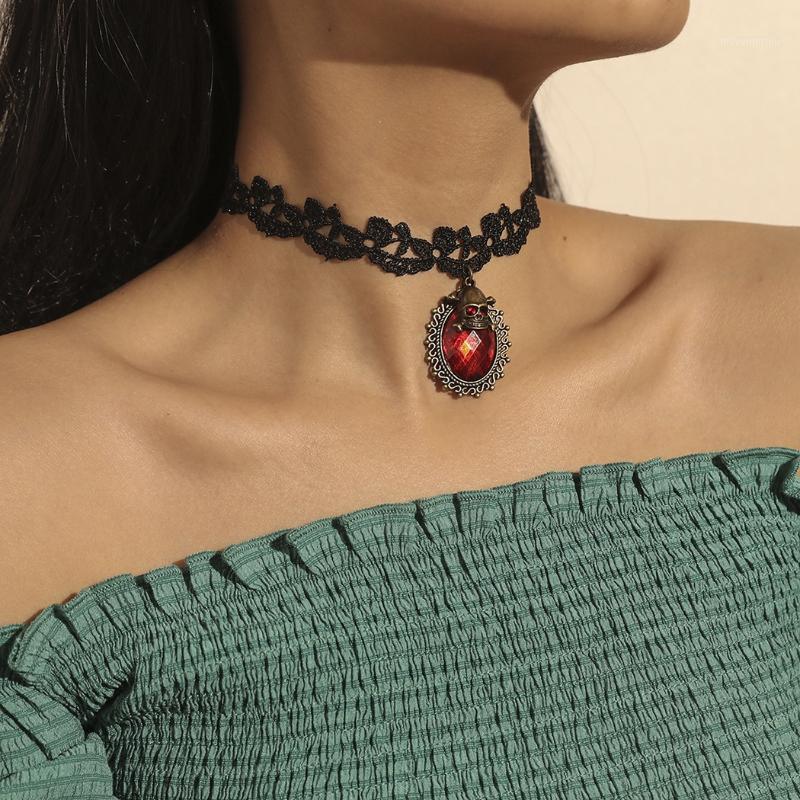 

1PCS Lace Pendant Choker Vintage Decorative Skeleton Choker Lace Necklace Gothic Retro for Women Girls Cosplay1