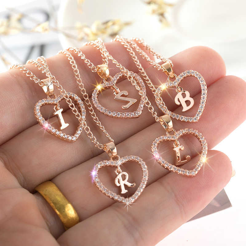 

Womens Jewelry Name Initials Heart Pendant Necklace 26 Letters Zircon Love Necklaces Girls Gifts the First Letter Accessories Y220218