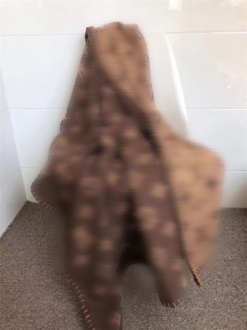 

Design Real Wool Cashmere Signage Blankets classic pattern Come with Tags Throw Blanket top quality and large size 170*140cm for Bed Sofa Autumn Winter shawls 2022 new