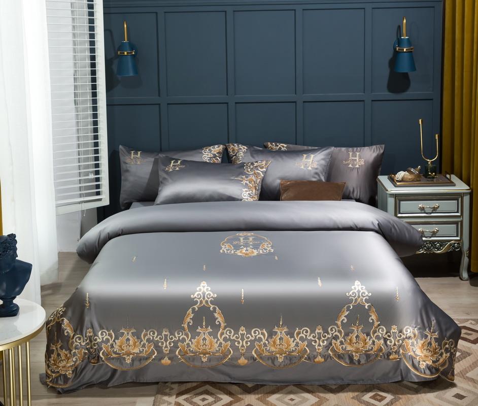 

Luxury European Style Smooth Silk Cotton Bedding Set Queen King Pillowcases Duvet Sheet Cover Gold Embroidery Bed Home Textiles