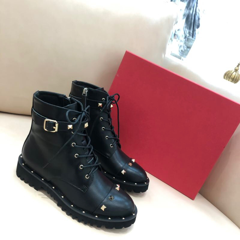 

Womens Ankle Boots brand fashion Winter Leather flat Heels Shoes Calfskin Rivet boot top quality with box, Black