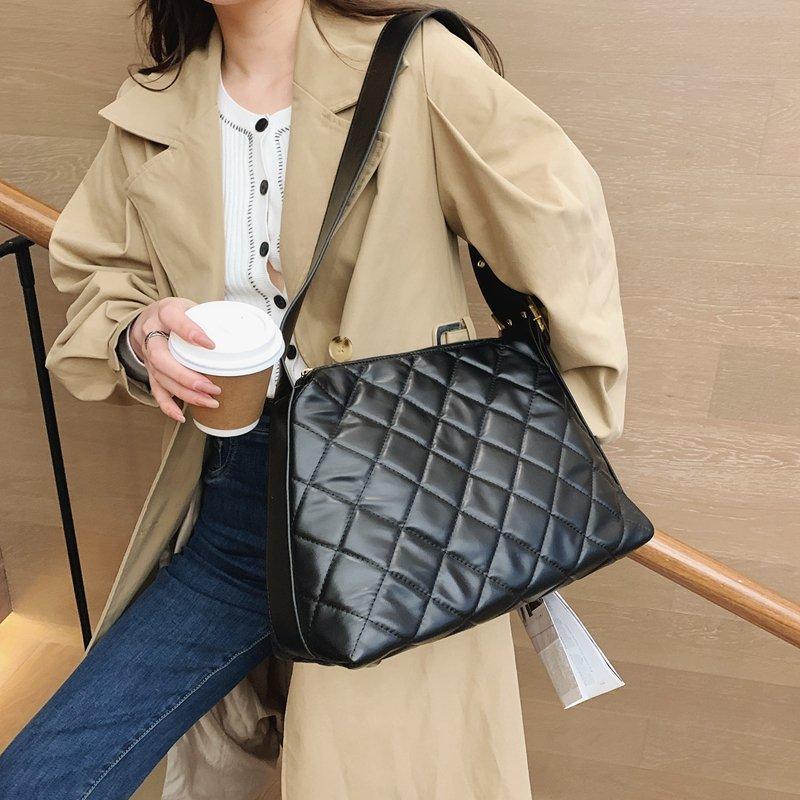 

New Female Messenger Bag High Quality Large Handbag Bolsos Mujer Brand Shoulder Bags Women Fashion Travel Tote Bag Sac Hand Bags, Black