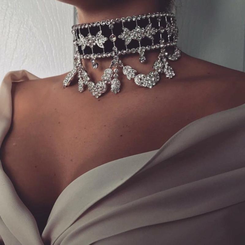 

2020 Fashion Crystal Rhinestone Choker Necklace Velvet Statement Necklace for Women Collares Chocker Jewelry Party Gift