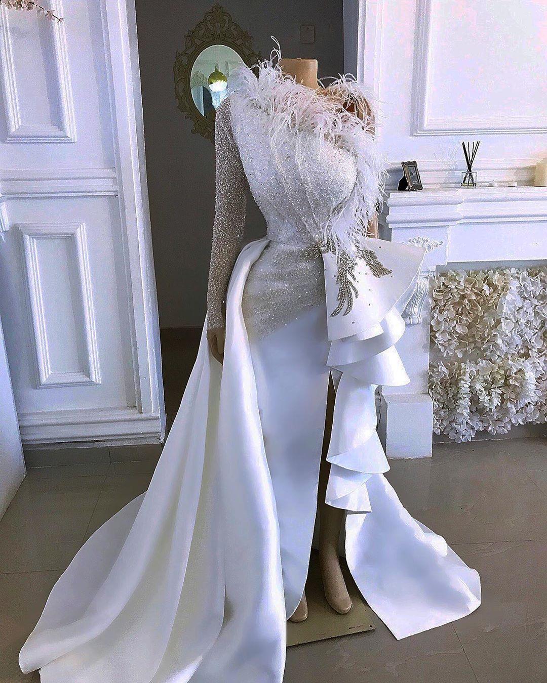 

Arabic Sparkly Evening Dress One Shoulder Side Split Crystals Feather Prom Dresses Sheath Formal Party Long Sleeves Second Reception Gowns, Silver