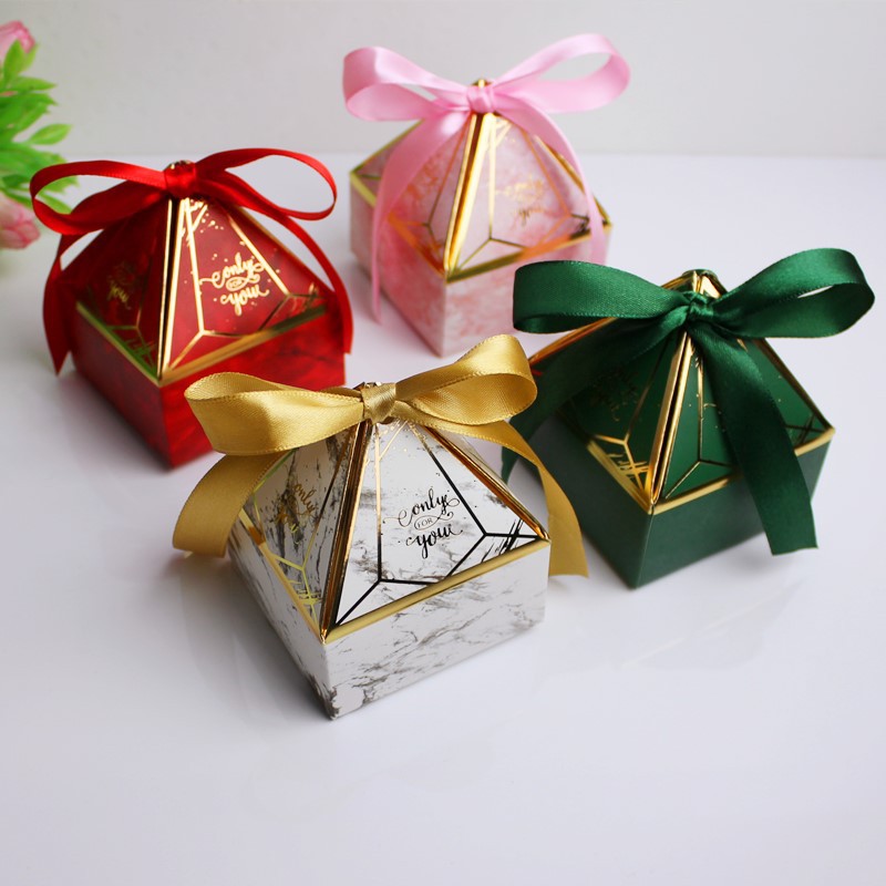 

Marry Candy Box Pagoda Shaped Silk Ribbon Diamonds Return Gift Wrap New Pattern Small Large Packing Boxes Pink Hot Sale 0 38xp M2