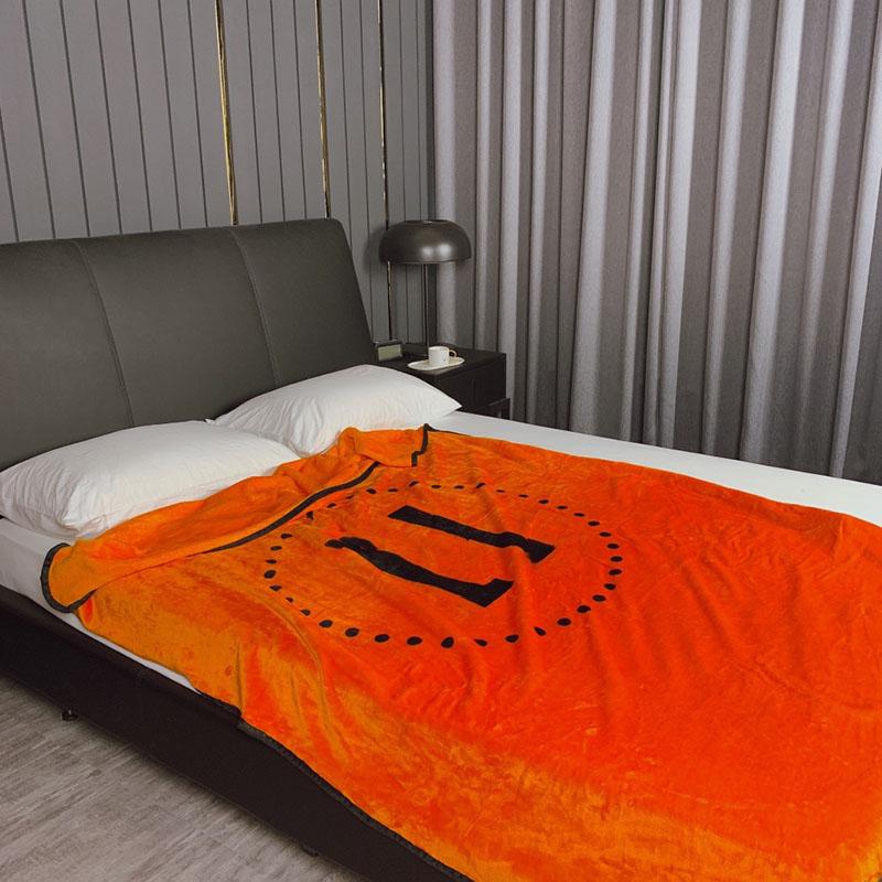 

four season Air Condition Blanket high quality Blankets Fashion baby Brand Luxury Designer casual L letter pattern