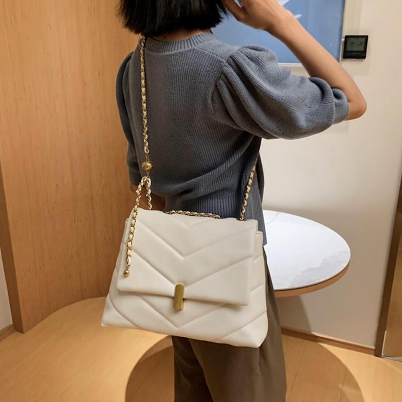 

2021 Spring Women's Large Capacity Chain Shoulder Bags Female Soft Leather Big Handbag Totes Luxury Design Casual Travel Bag, Beige