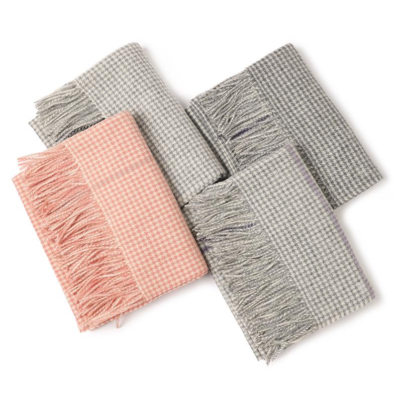 

2020 Inner Mongolia new autumn and winter new women's wool scarf color matching weaving warm little qianniage scarf warm shawl