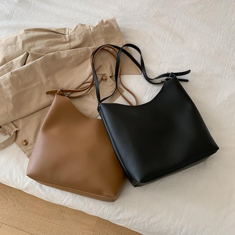 

Women's Retro Fashion One Shoulder Bag New Leisure Tote Large Capacity Simple Messenger Crossbody Bag Satchels, Khaki