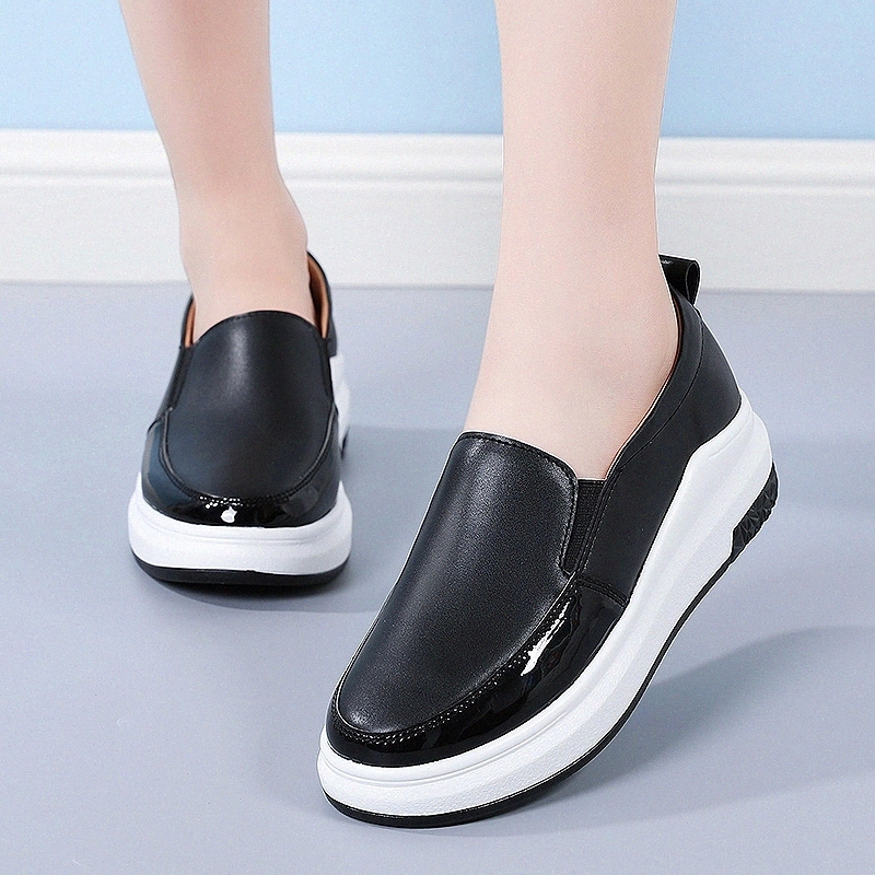 

Woman Casual Shoes Spring Genuine Leather Mother Sneakers Woman Swing Platform Nurse Shoes Slip-resistant Plus Size #fb5Q