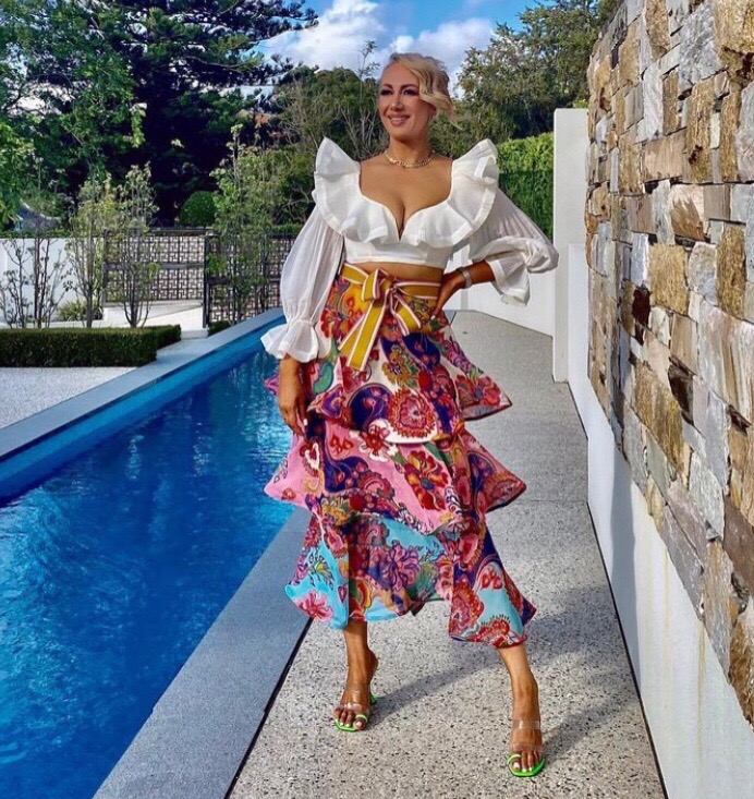 

2021 Australian minority with the same flounce white shirt + layer printed cake long half skirt fashion suit spring, Multi