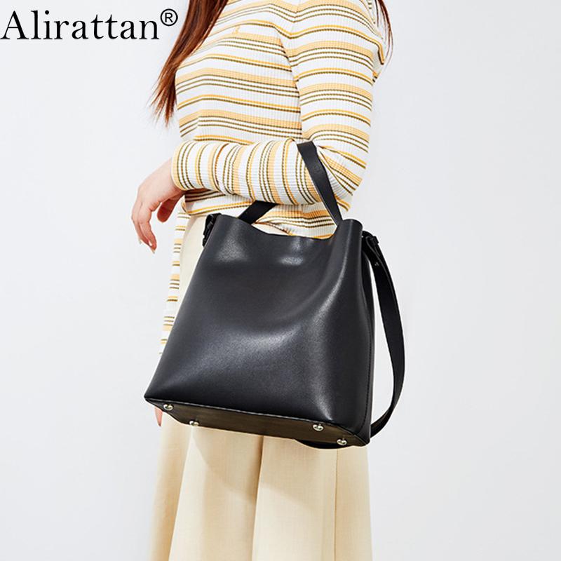 

Alirattan Women Genuine Leather Bucket Bag Designer Large Capacity Shoulder Messenger Bag High Quality Travel Shopping Handbag, Black