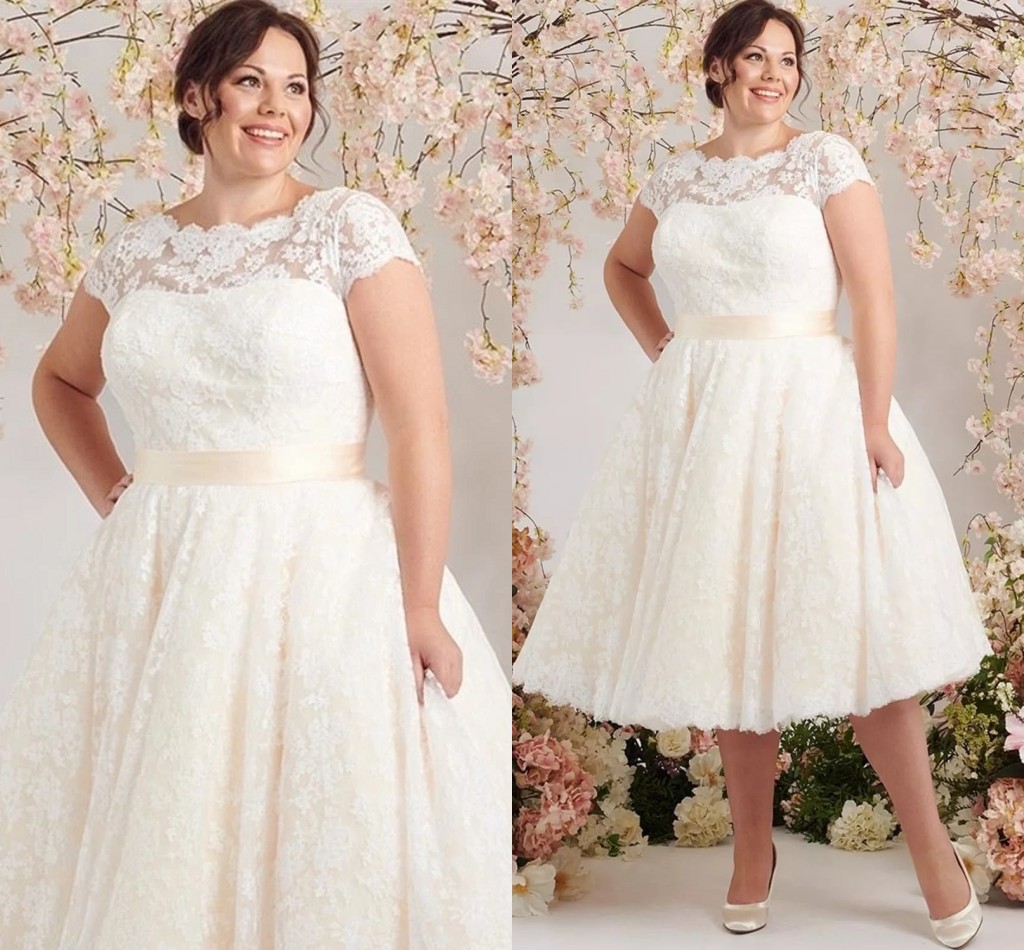 Grande taille Boho jardin une ligne robes de mariée belle dentelle manches courtes élégant genou longueur robes de mariée courtes femmes robe de
