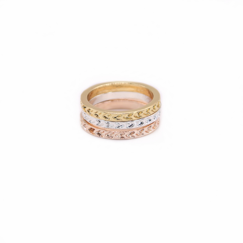 

Fashion Cute Arrowhead pattern Style Big Flat Ring Environmental Protection Material Suitable for Men And Women