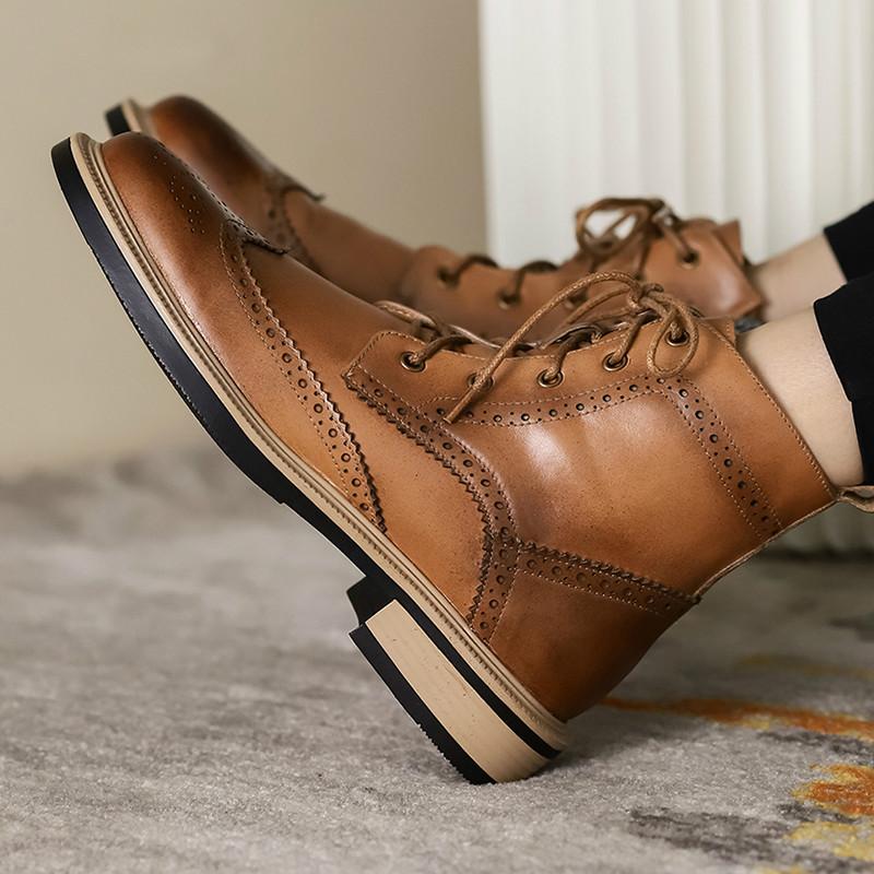 

Genuine Leather Boots Women Hollow Out Flowers Brogues Platformed Street Marteens Boots Women Biker Botas Mujer 2020 Autumn New, Black