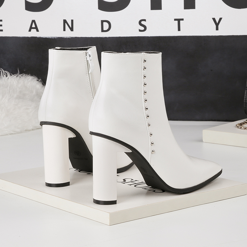 

Classic Female 2020 Winter Designer White-trash High Heels Studded Ankle Hot Leather Western Cowboy Rivets Boots H7eg, Pure white