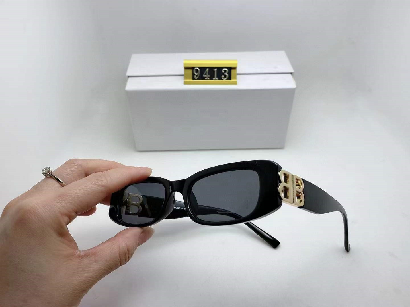

Sunglasses Popular square Shape Retro women fashion sunglasses Lenses Classic metal B popular Style Goggle top quality UV 400