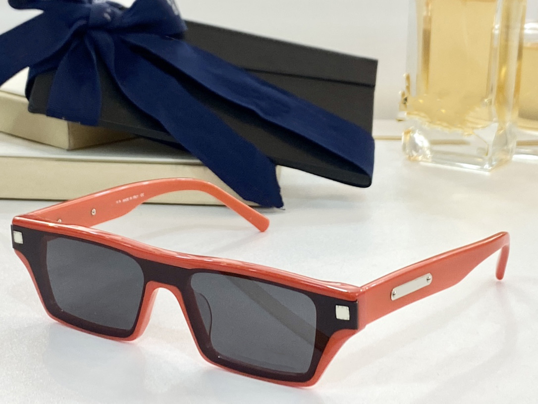 

Summer Sunglasses For Men Women Style FOCUS-1 Anti-Ultraviolet Retro Plate Square Plank Frame Fashion Eyeglasses Random Box