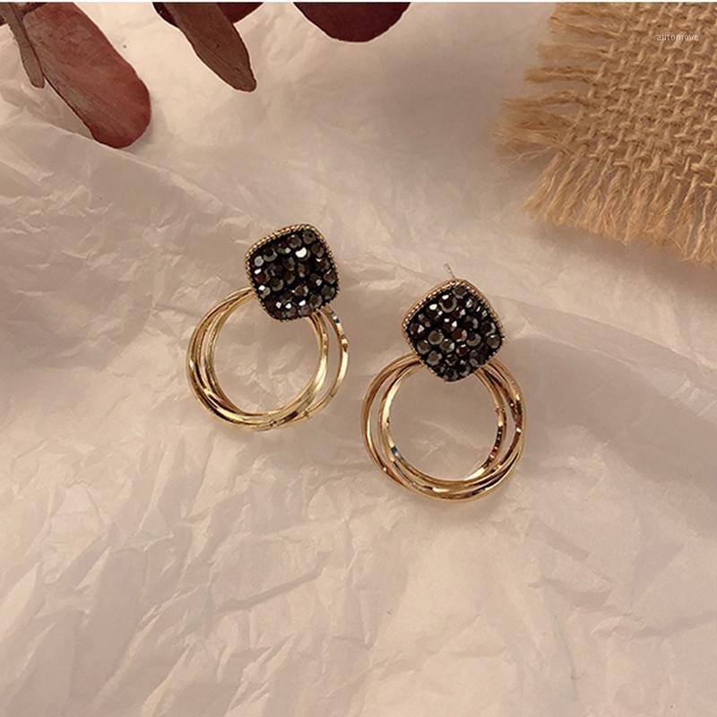 

Temperament wild round earrings female Korean version of the net red earrings niche 2020 net red personality1