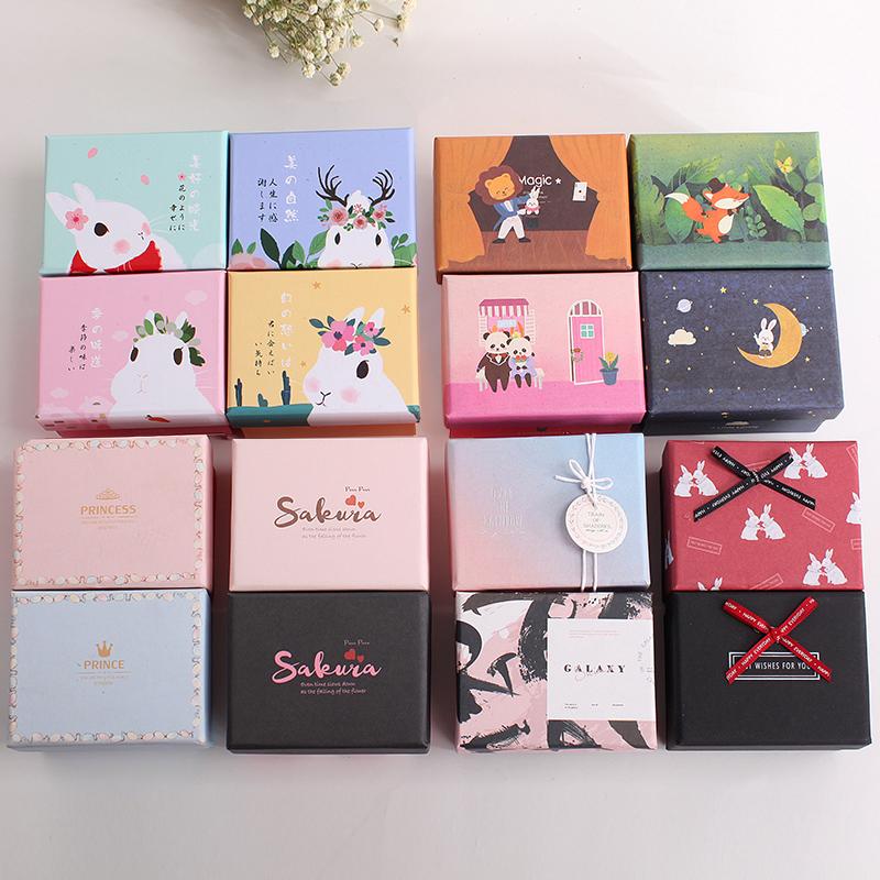 

9*6.5*6cm Papaerboard Cartoon gift box cute carton birthday candy gift box made simple small paper Holiday packaging