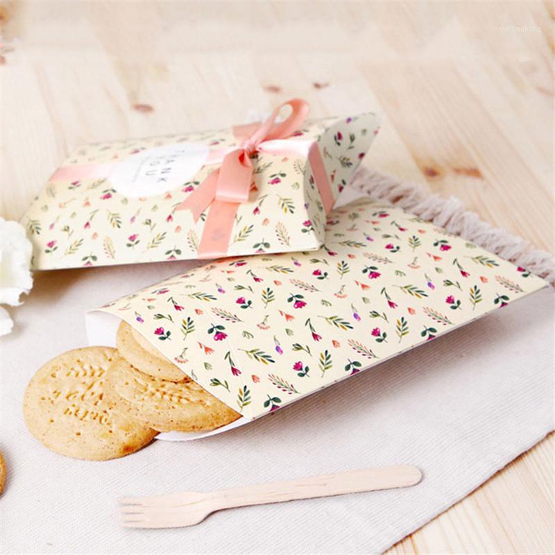 

1pcsChristmas Gift Box Folding Paperboard Gift Packing Box Pillow Type New year festival Party Candy Cookie Creative Printed bag1