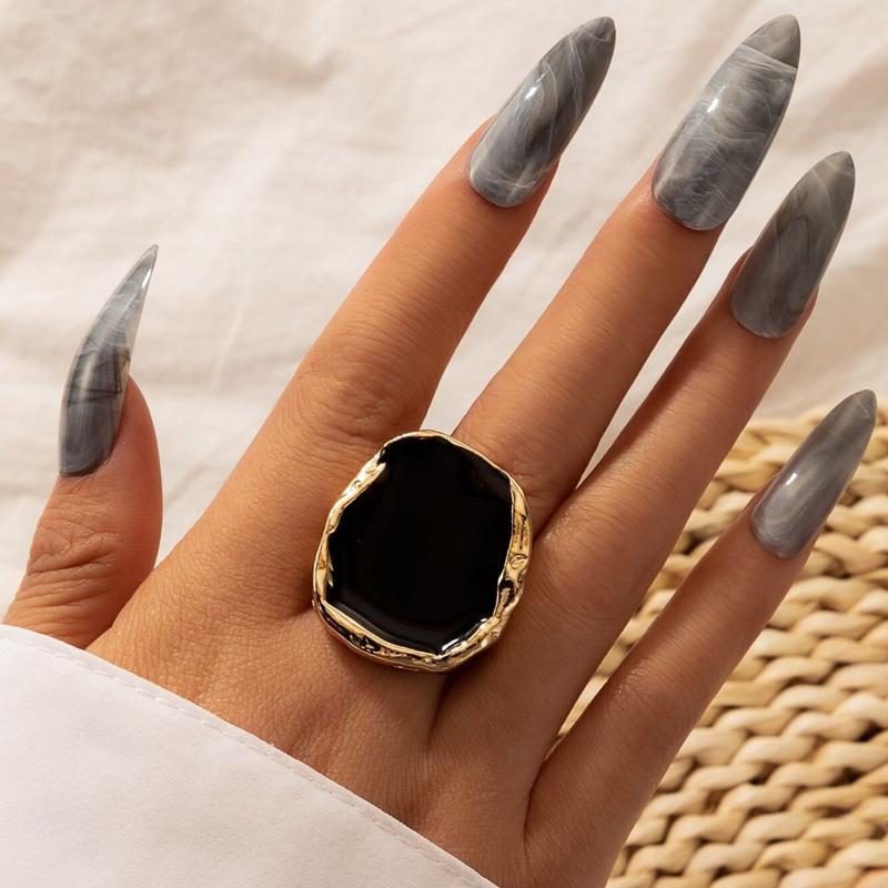 

Cluster Rings 2022 Retro Black Shell Irregular Ring Creative Couple Stainless Steel Personality Punk Style Men And Women Party Jewelry