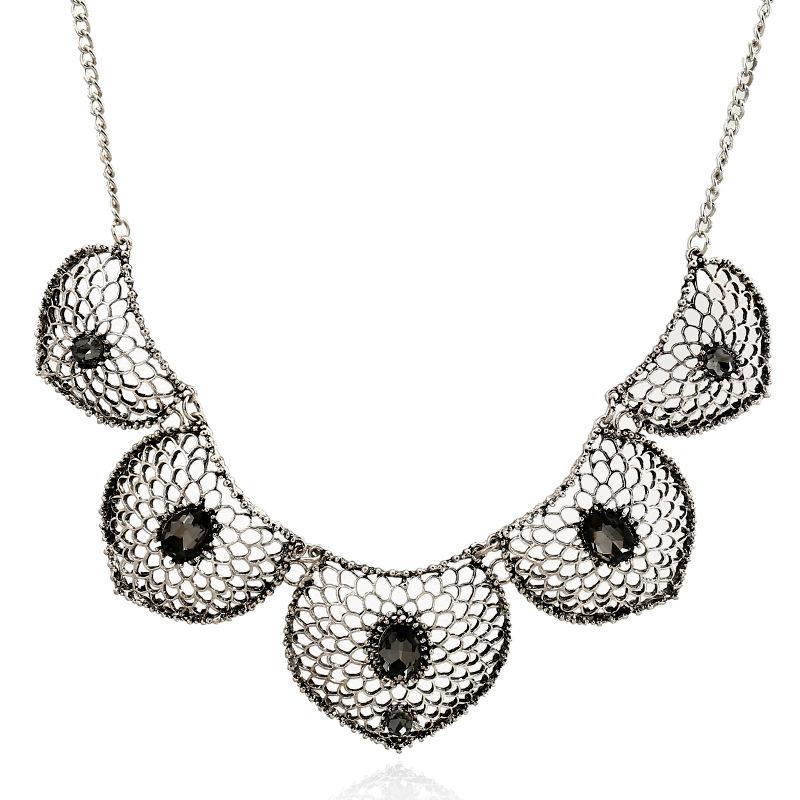 

LZHLQ Vintage Hollow Multilayer Heart Necklace Fashion Geometric Metal Plated Women Rhinestone Necklaces Jewelry Accessories
