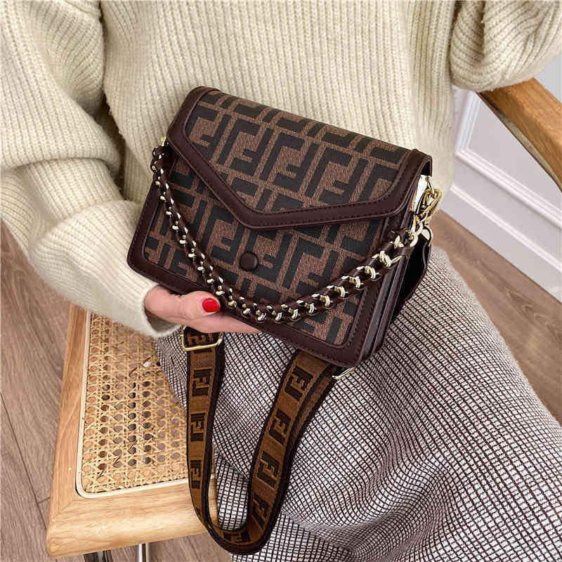 2022 Outlet usine d'automne hiver Nouvelle femme coréenne à l'épaule célibataire chaîne imprimée portable petite carrée haut débit messenger sac