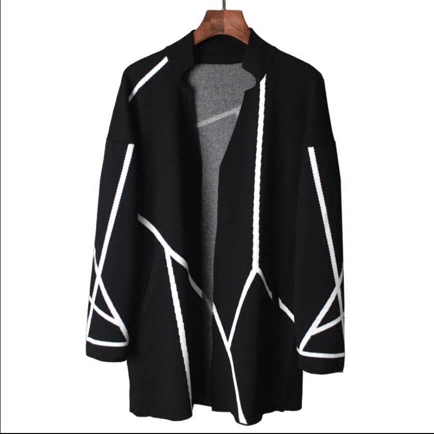 

2020 Autumn and M-2xl Winter New Geometric Stripe White Design Cardigan Jacket Long Youth Hairstylist Mesh Coat 5dbk, Gray.