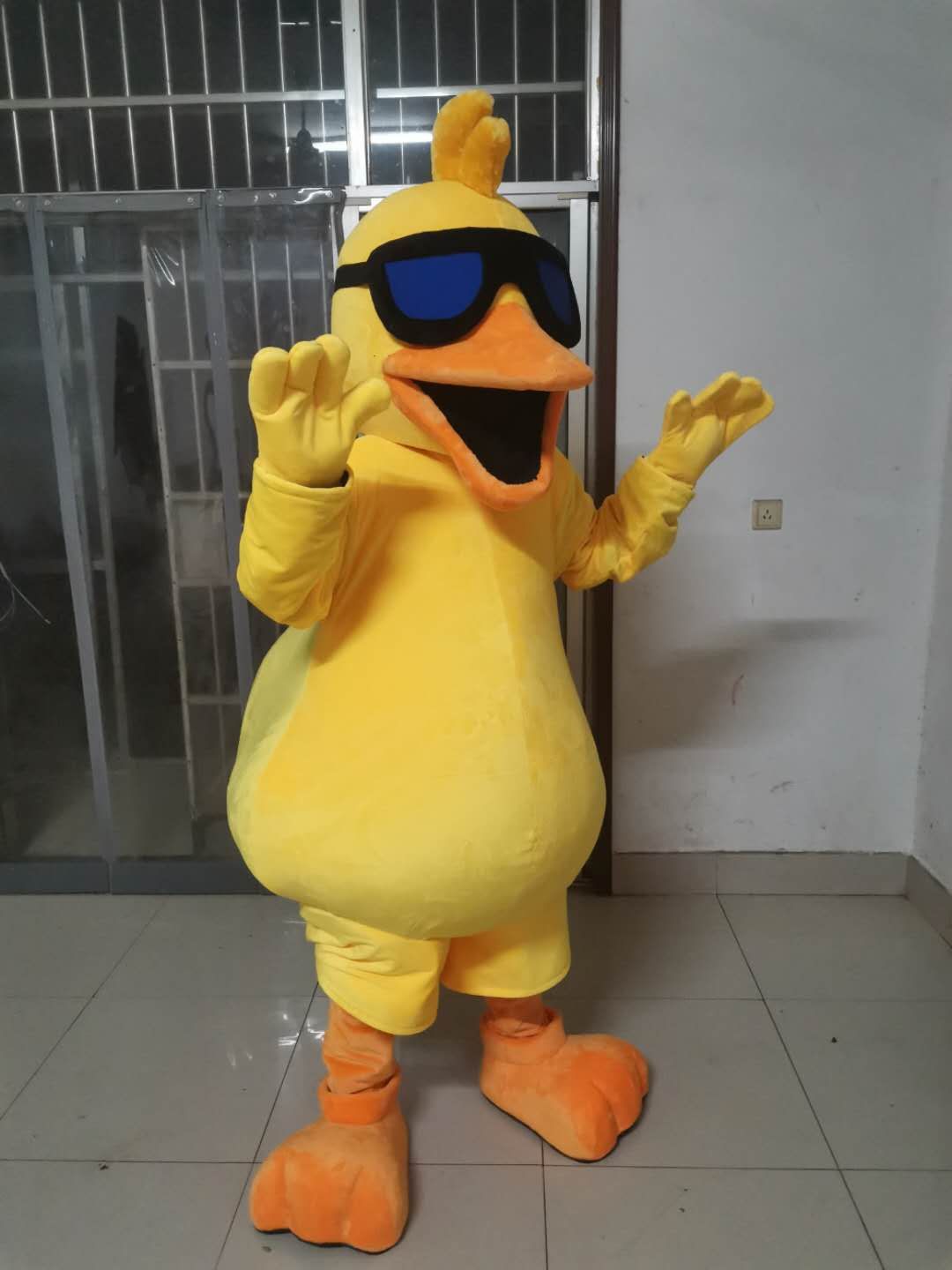 

Hot high quality Real Pictures Yellow duck mascot costume free shipping