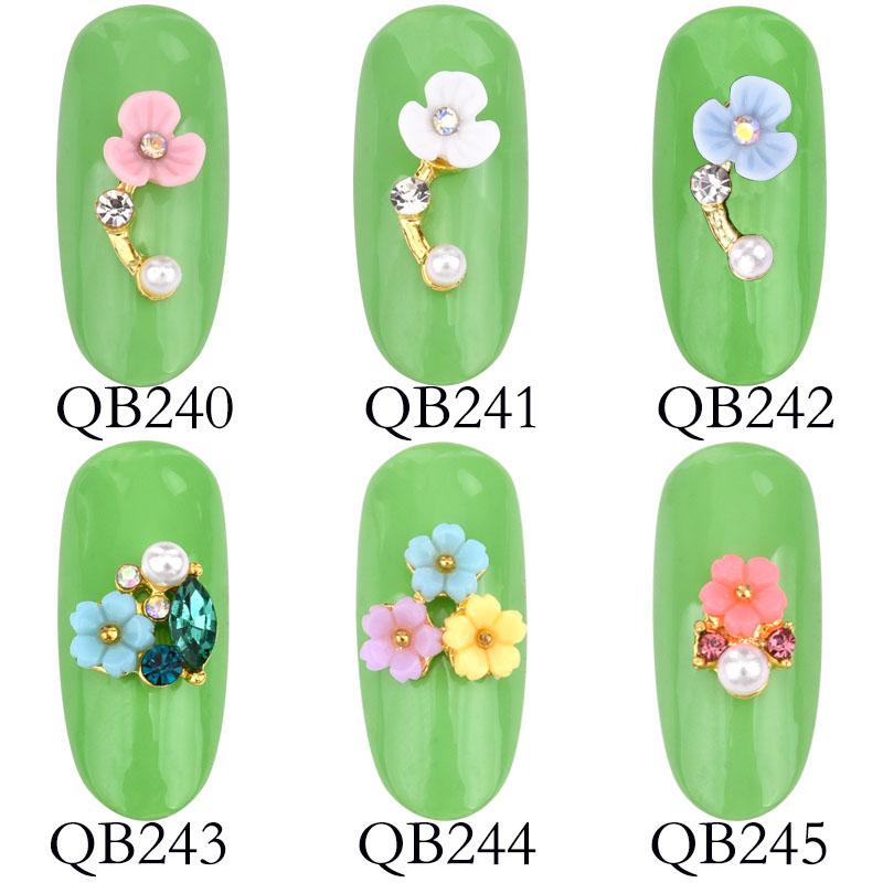 

10pcs 3D Henna Design Nail Art Decoration Gold Alloy Matching Flower Shiny Glass Pearl Rhinestone Effect Nail Supplies QB240-245