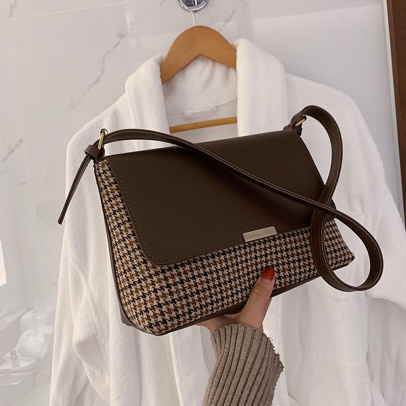 

Bags 2021 New Wave Winter Texture High-end Niche Design Lattice Wild Fashion Net Red Atmospheric Messenger Bag, Black