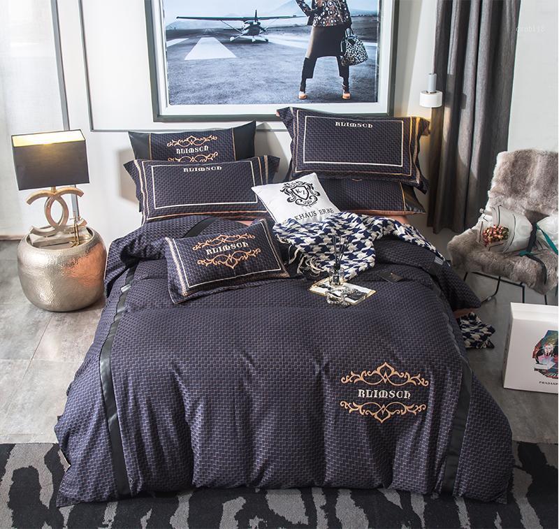 

blue Embroidery Luxury Royal Bedding set Queen King size 4Pcs Duvet cover Bed sheet linen set for mans1