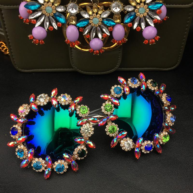 

2020 new runway Luxury Crystal Women Girls Round Sunglasses Retro Gems Rhinestone Sunglasses Summer Beach Glasses Gift