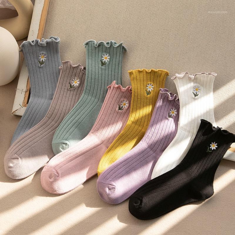 

Japanese women's tube socks -side flower embroidery socks vertical stripes pile1