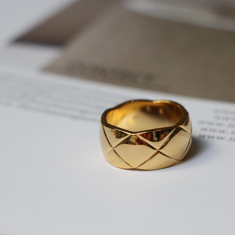 

Wedding Rings High Quanlity 316L Titanium Steel Geometric Round Ring For Women Men Lovers Fashion Simple Couple Jewelry Wholesale