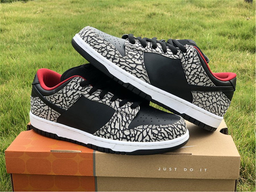 

Authentic Dunk SB Low Red Cement Skateboard Shoes Men Women Fire Red Grey White Black Cement Outdoor Zapatos Sports With Original Box 5-13, Customize