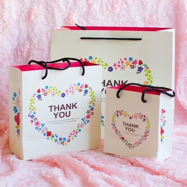 

10pcs/lot- Three Size(S M L ) Floral Wreath Of Love "Thank You" Gift Bag Hand Bag High-grade Packaging Paper1
