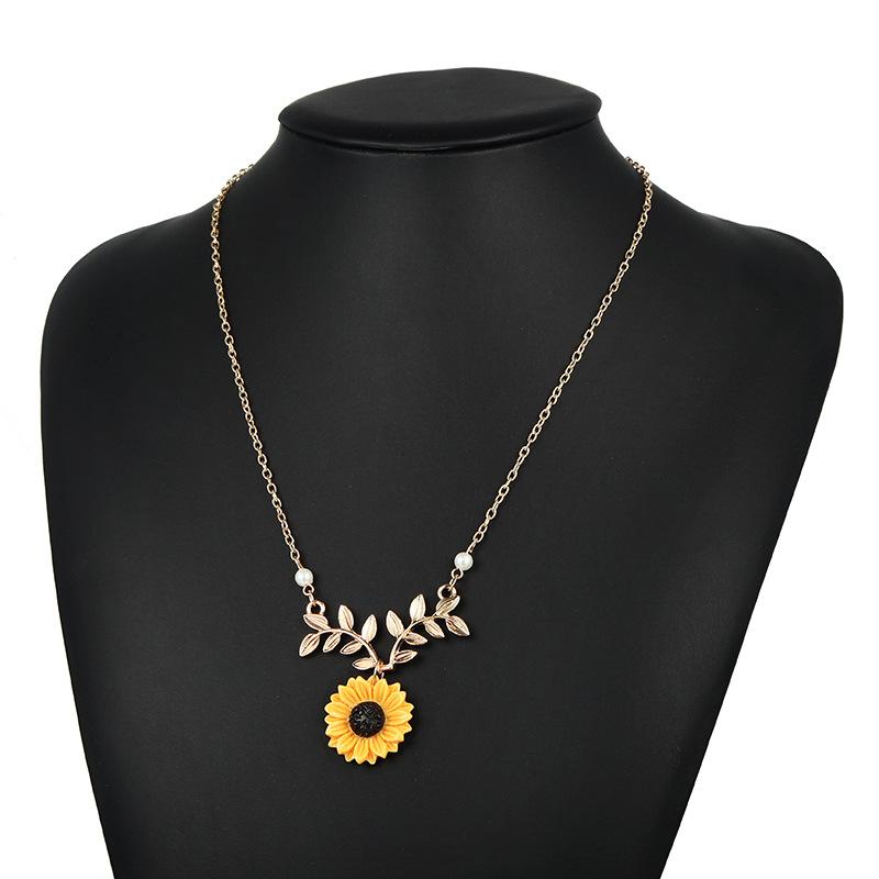 

Women's Sunflower Pearl Pendant Necklace Fashion Creative Jewelry Cute Sweater Necklace Clothes Accessories Party Holiday Gift
