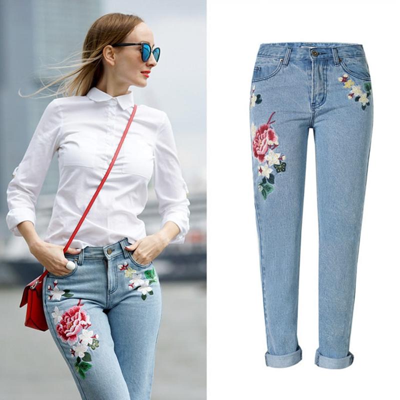 

Pastoral Style Mom Jeans Embroidery Rose Flower Cotton Jeans Women's Casual Streetwear Loose Straight Denim Pants Plus Size 44, Light blue