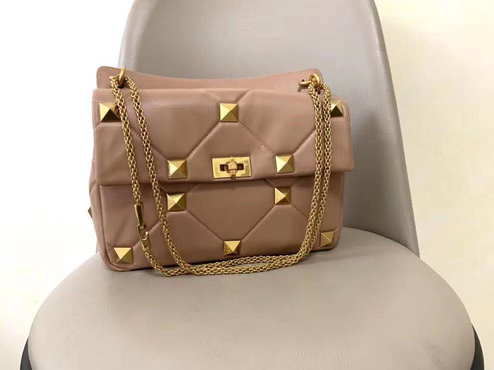 

Luxurys Designers Bags designer bag Crossbody Bag Handbags Plain Lock Chains fashion Rivet flap BagsSoft Black Red Nude Green colors bigger