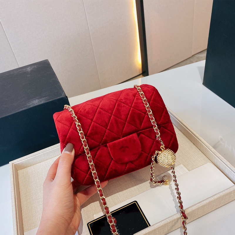 

2022 New European And American Fashion Women's Shoulder Bag Flip Small Golden Ball With Drill Adjustable Designer Handbag Velvet High-End Luxury Wallet Messenger Bag, Black