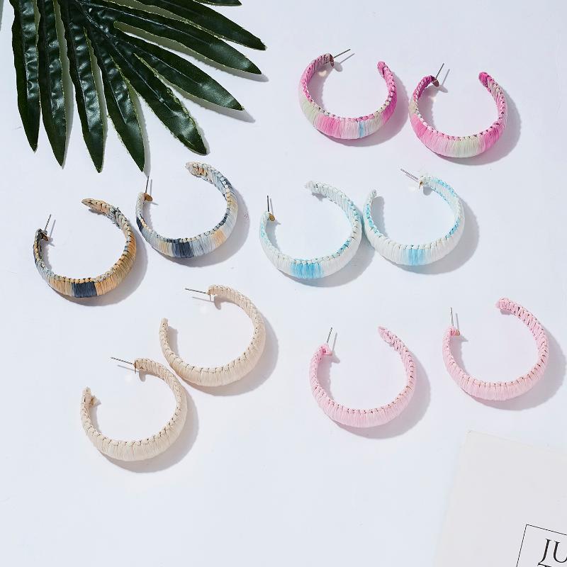 

Rinhoo Women Bohemian Jewelry Geometric Polychromatic Hand-woven Hoop Earrings Straw Lafite Earrings Rattan C Shape Hoop Earring