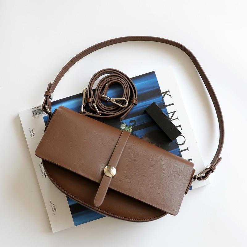 

2021 New Fashion Retro Bag Luxury Design Women's Crossbody Leather Half Round Single Shoulder Underarm Bag, Black