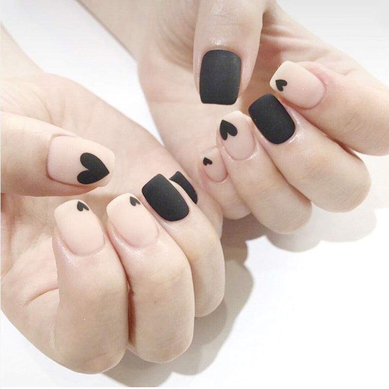 

24Pcs Fake Nail Tips For Women Frosted Matte Nails with glue Nude with Black Love Heart Print designs Press On false fingernail, Red;gold