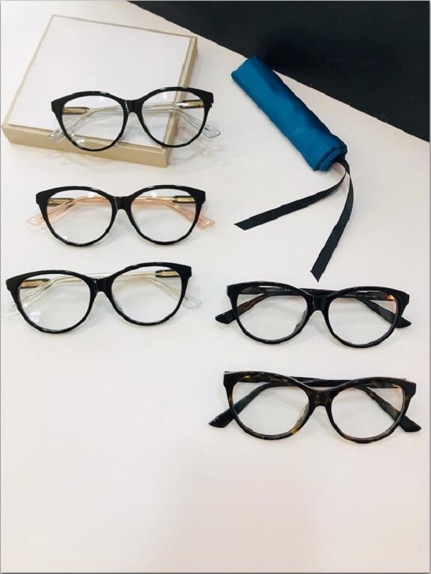 

2021 New eyeglasses frame women men eyeglass frames temperament eyeglasses frame clear lens glasses frame oculos 0486 with case